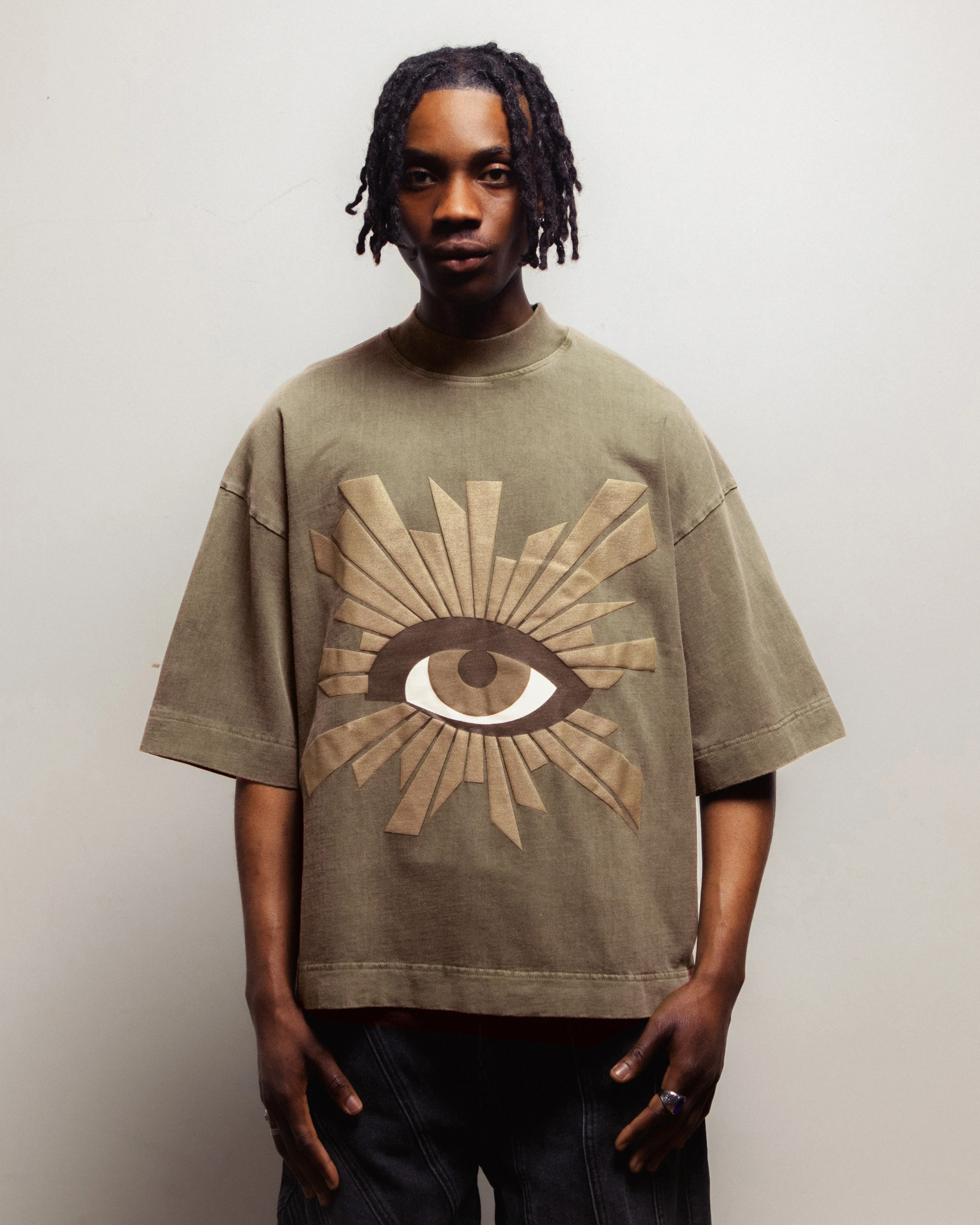 ALL-SEEING HEAVYWEIGHT TEE IN SILT - Image 6