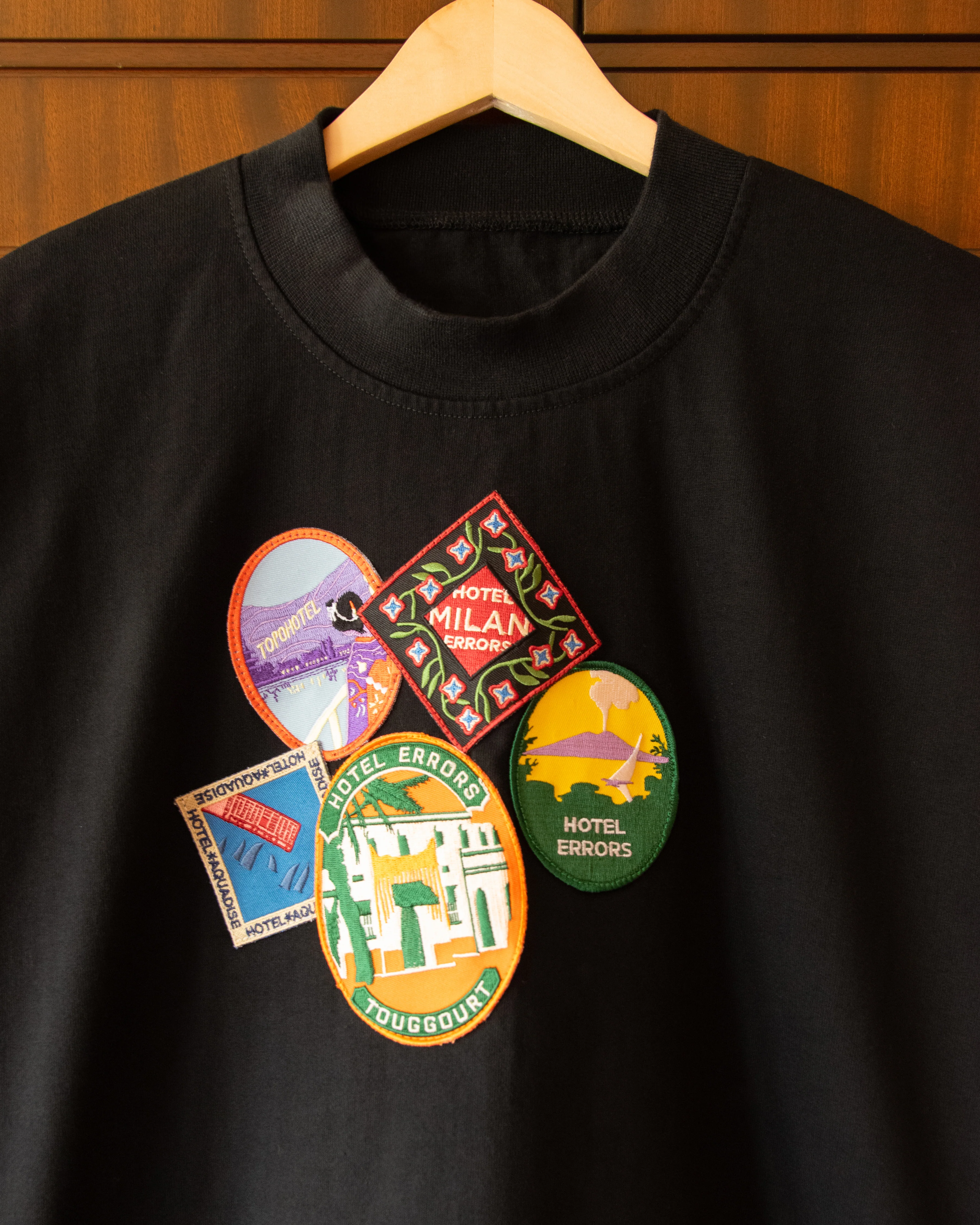 HOTEL ERRORS PATCH HEAVYWEIGHT TEE IN BLACK - Image 3