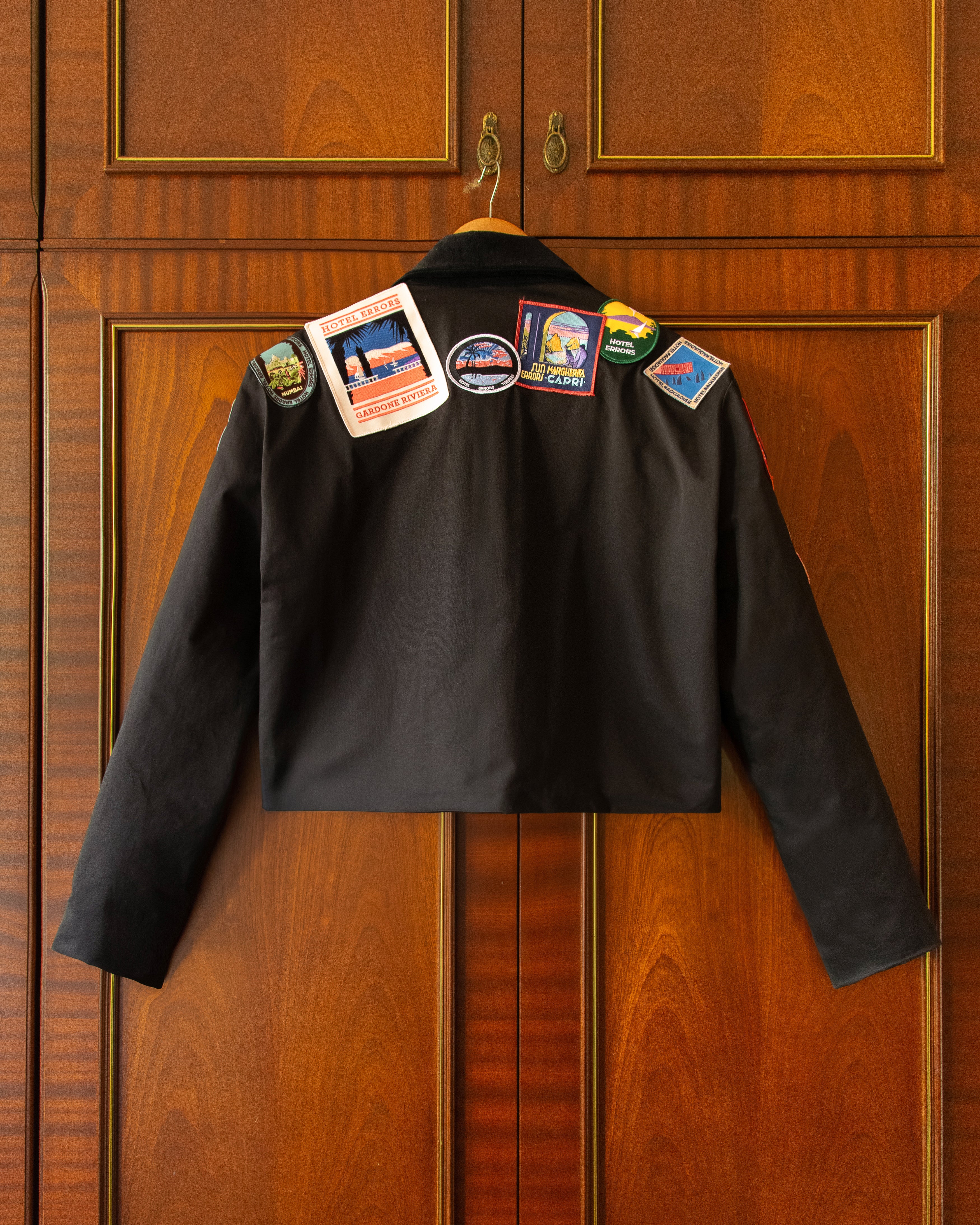 HOTEL ERRORS PATCH JACKET IN BLACK - Image 3