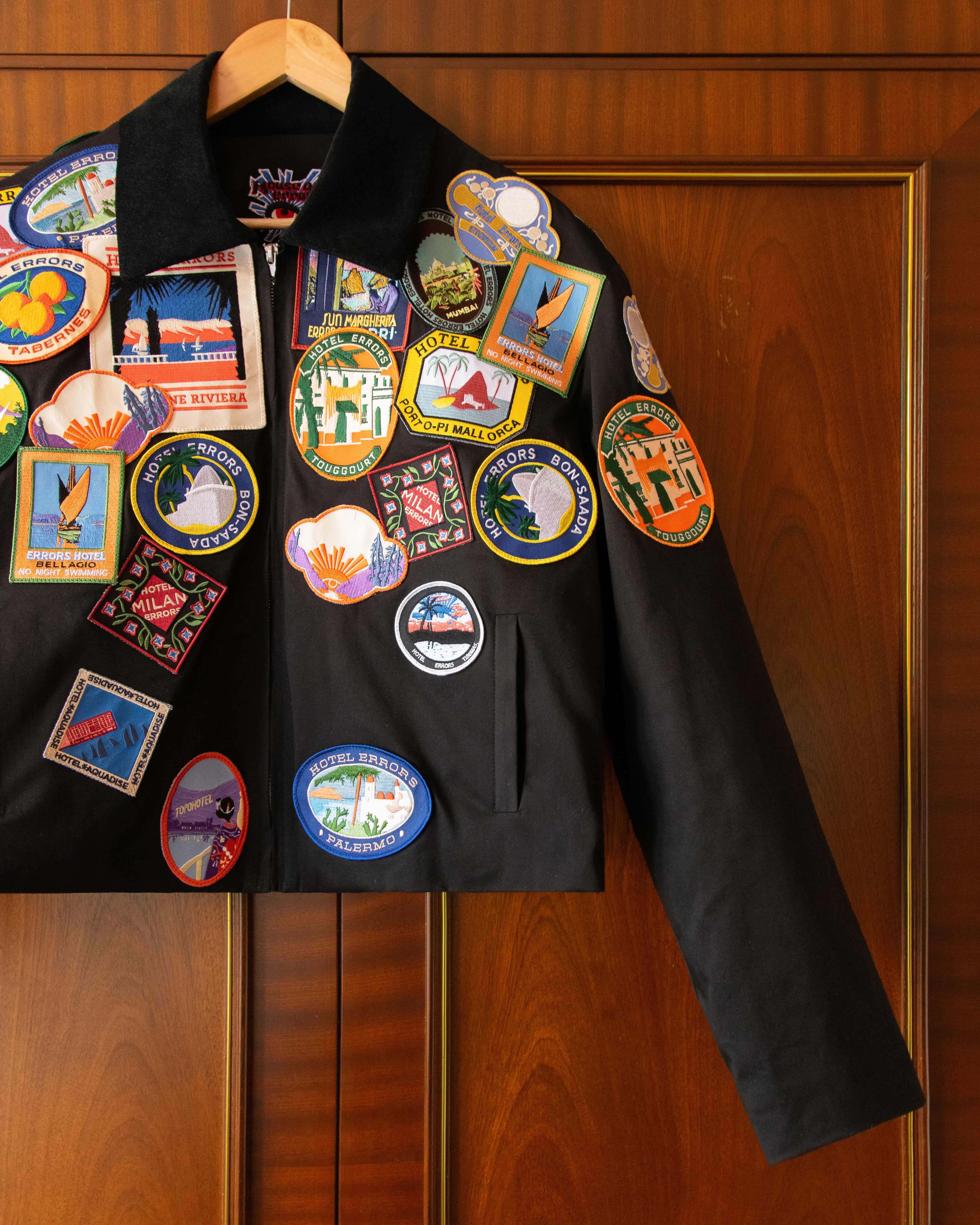 HOTEL ERRORS PATCH JACKET IN BLACK - Image 5