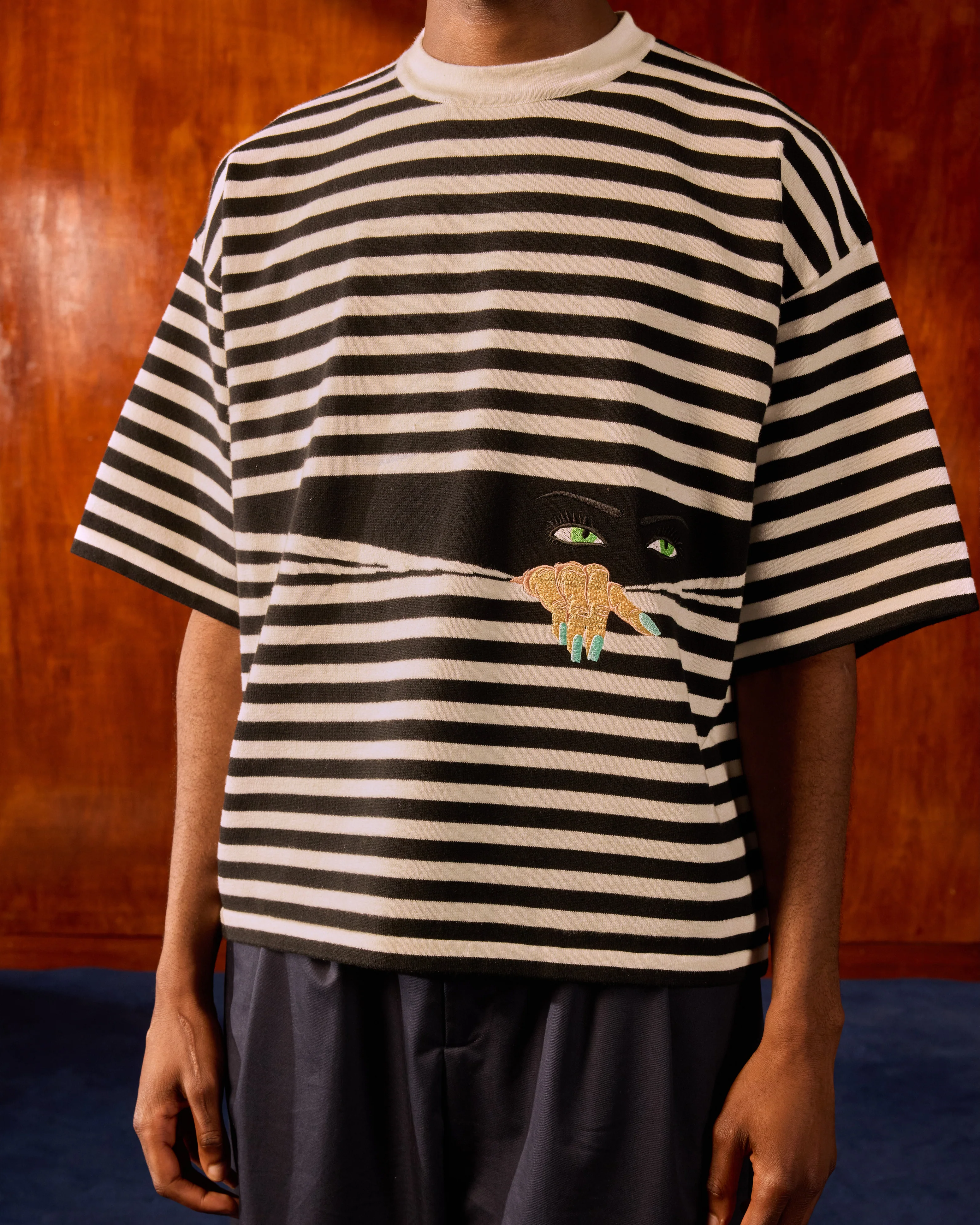 KNITTED PEEPING TEE - Image 4