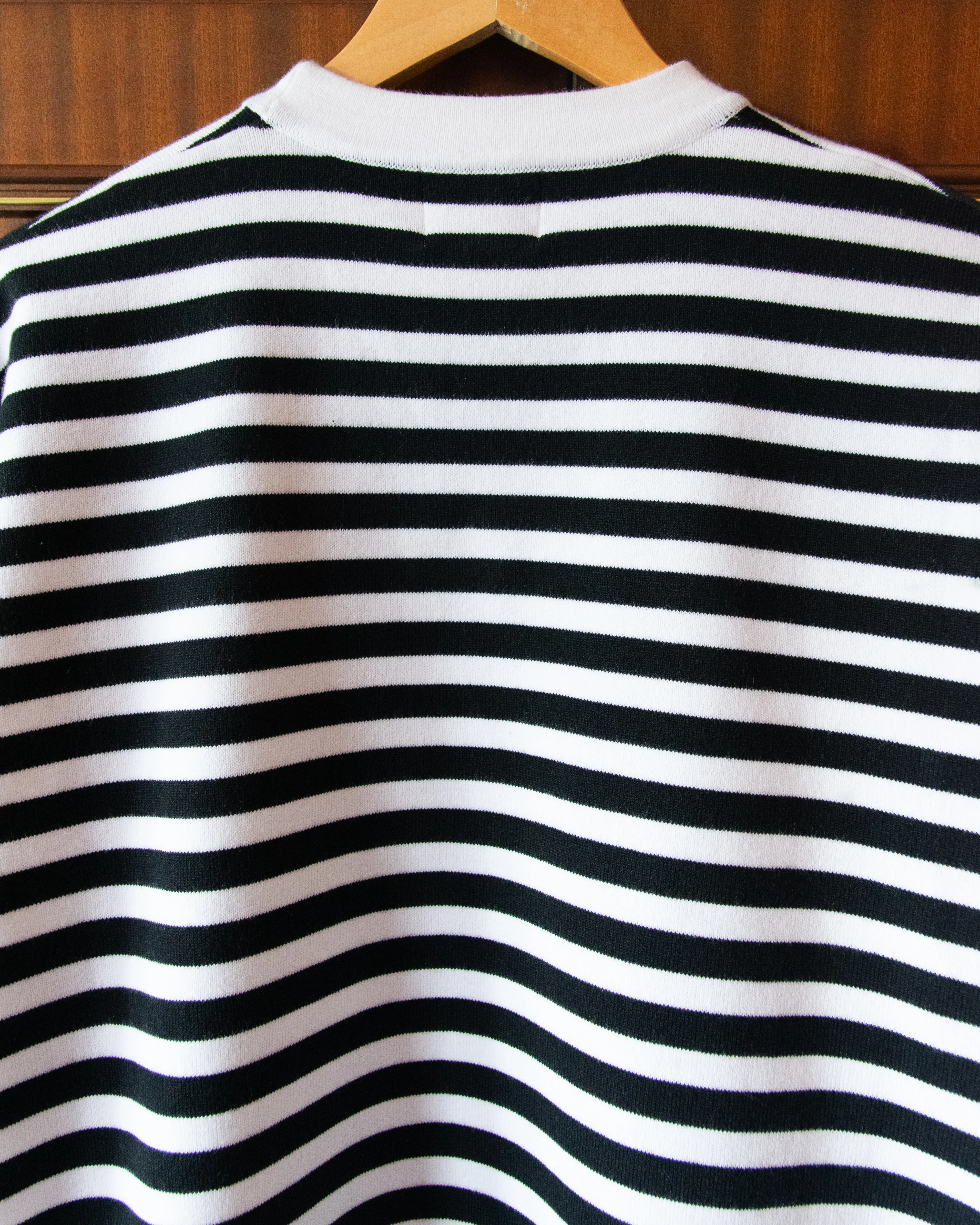 KNITTED PEEPING TEE - Image 6