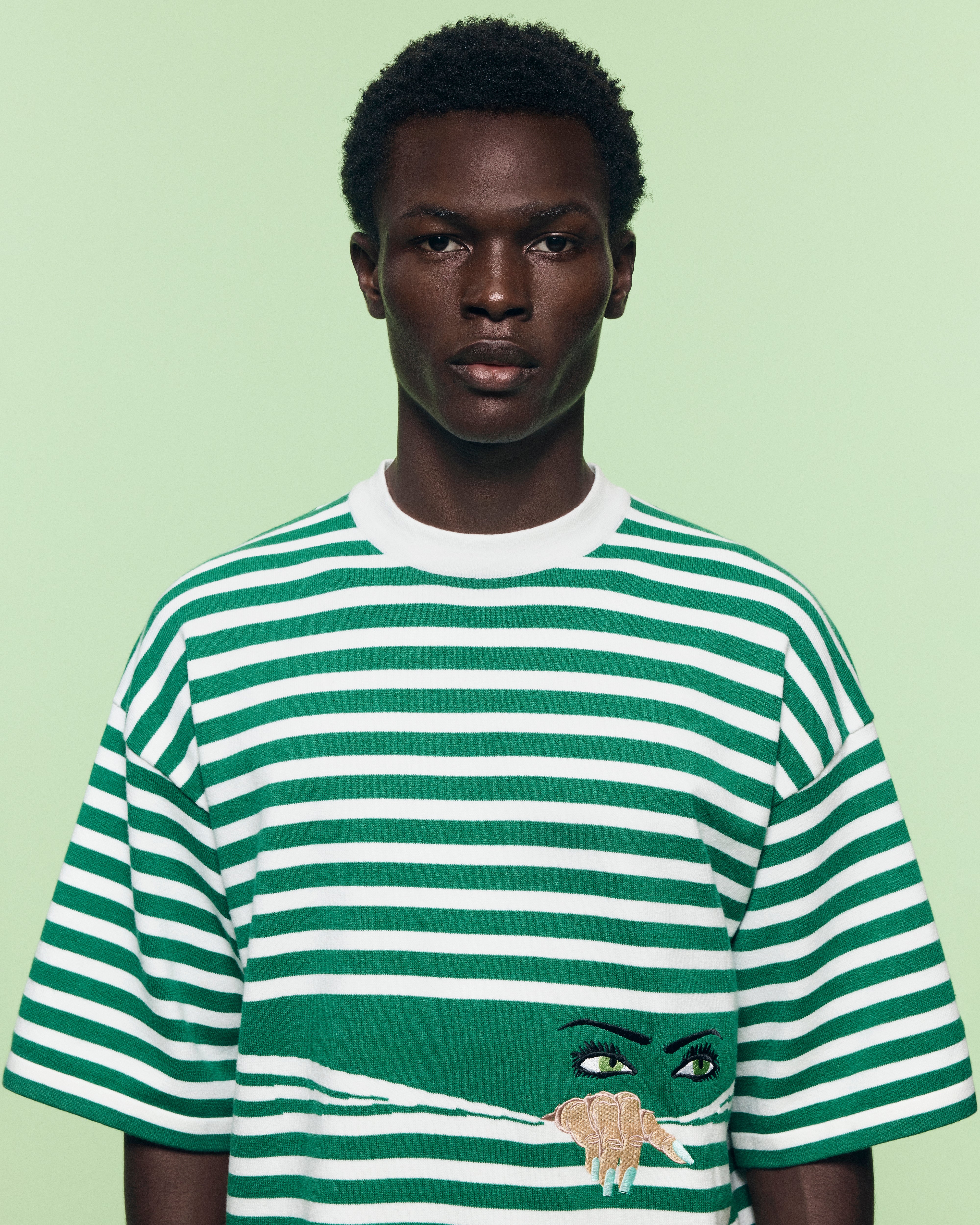 KNITTED PEEPING TEE IN GREEN - Image 4