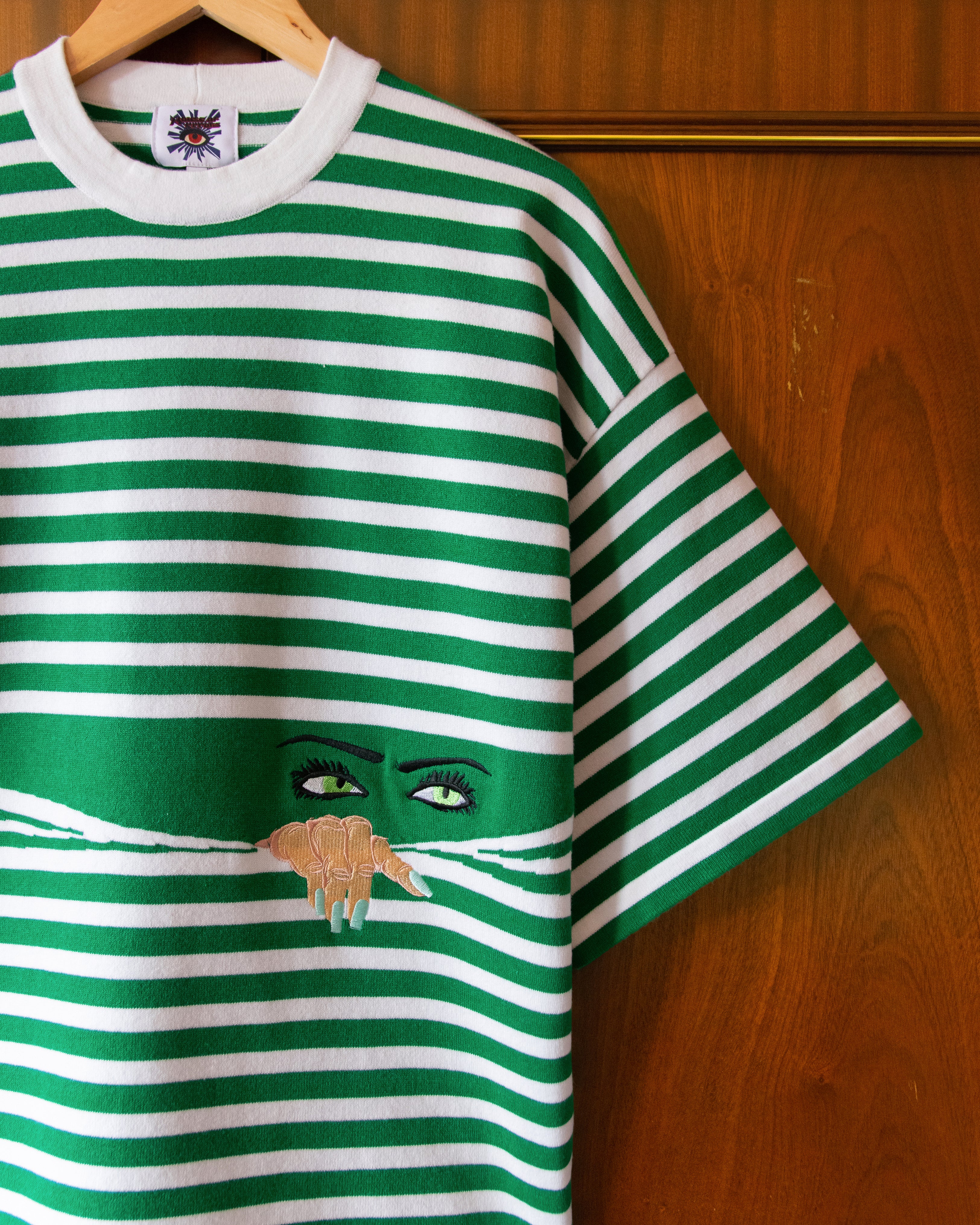 KNITTED PEEPING TEE IN GREEN - Image 5