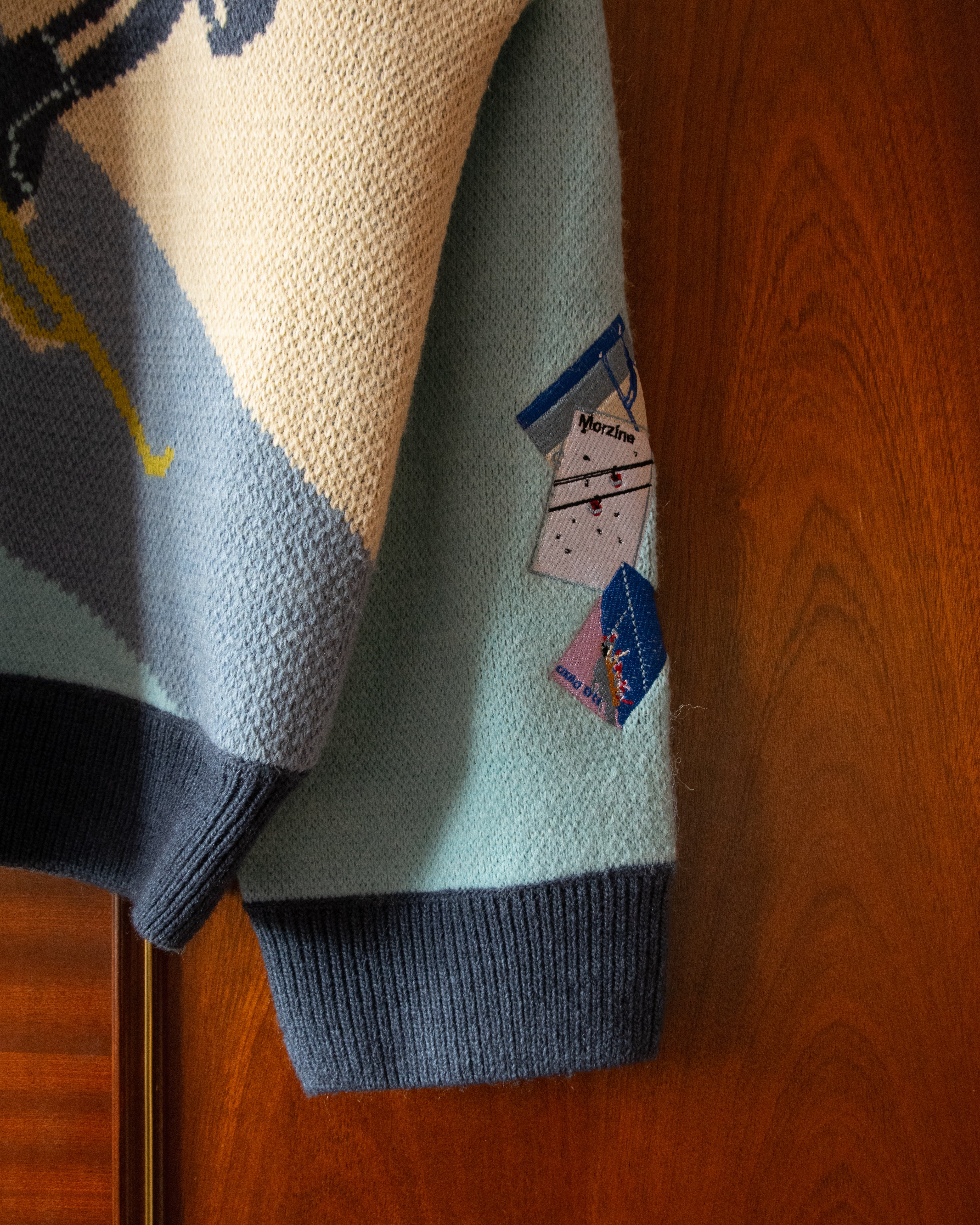 KNITTED SKI JUMPER WITH EMBROIDERED POSTCARDS - Image 7