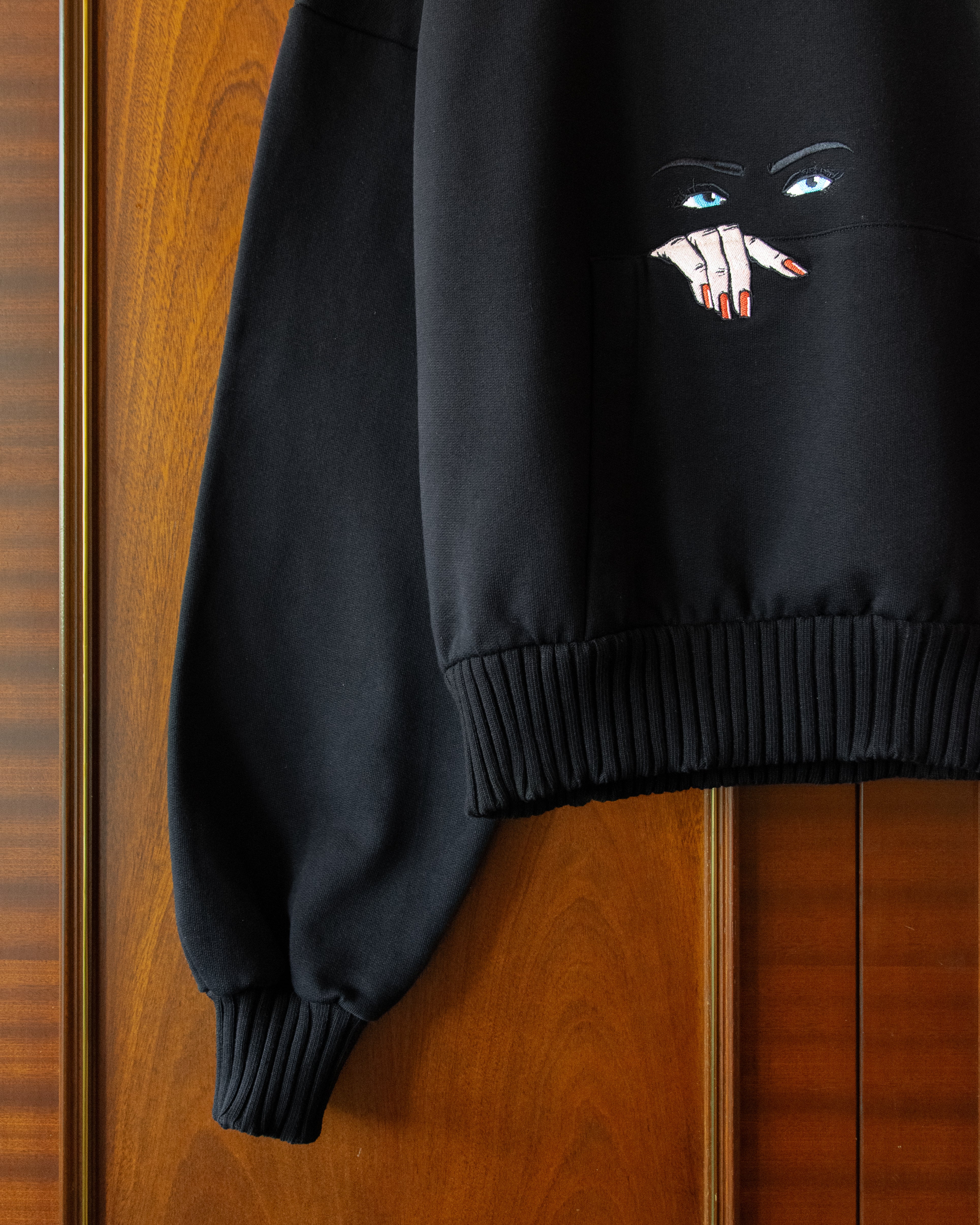 PEEPING HOODIE - Image 4