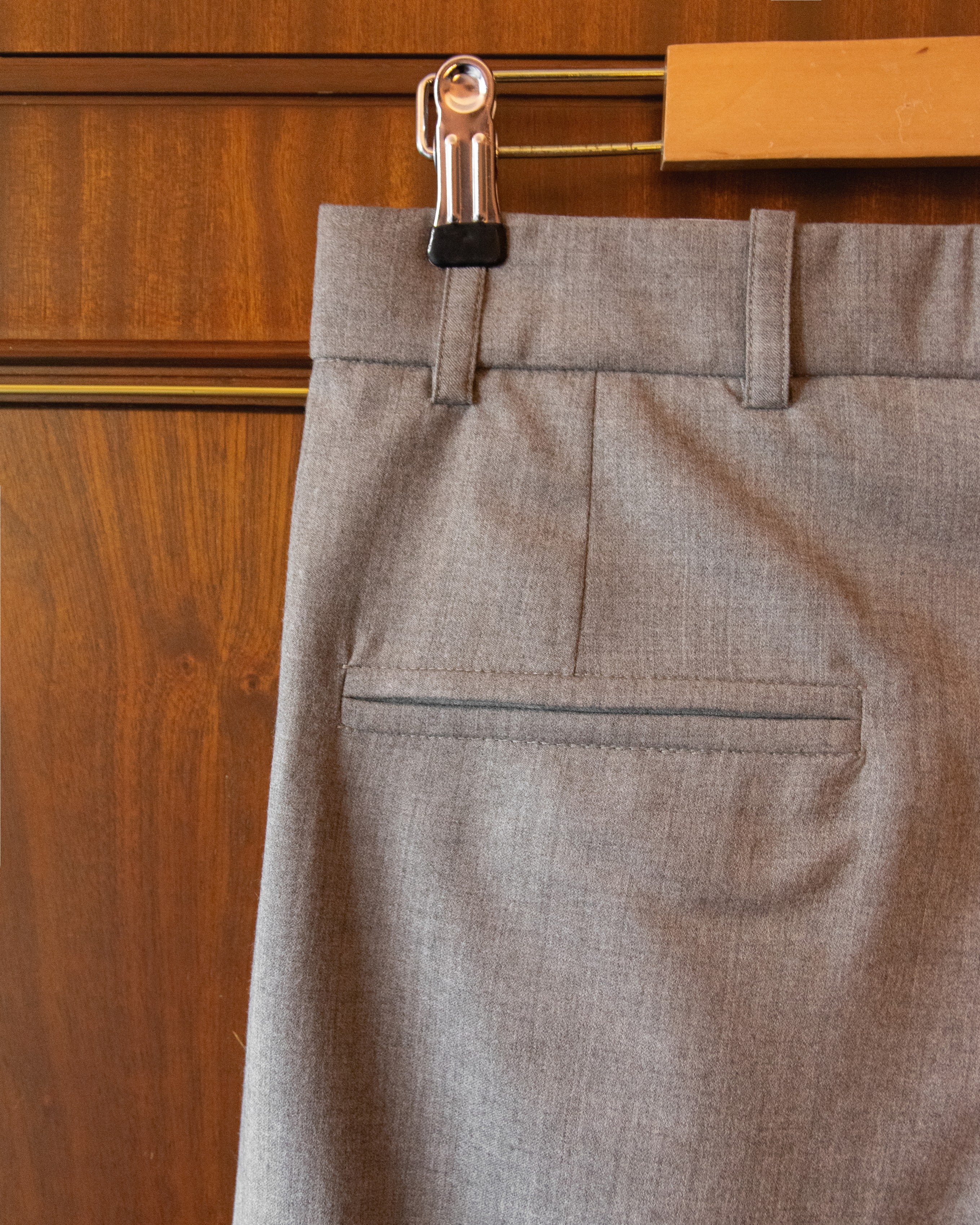 PLEATED WOOL KITE TROUSERS IN GREY - Image 5