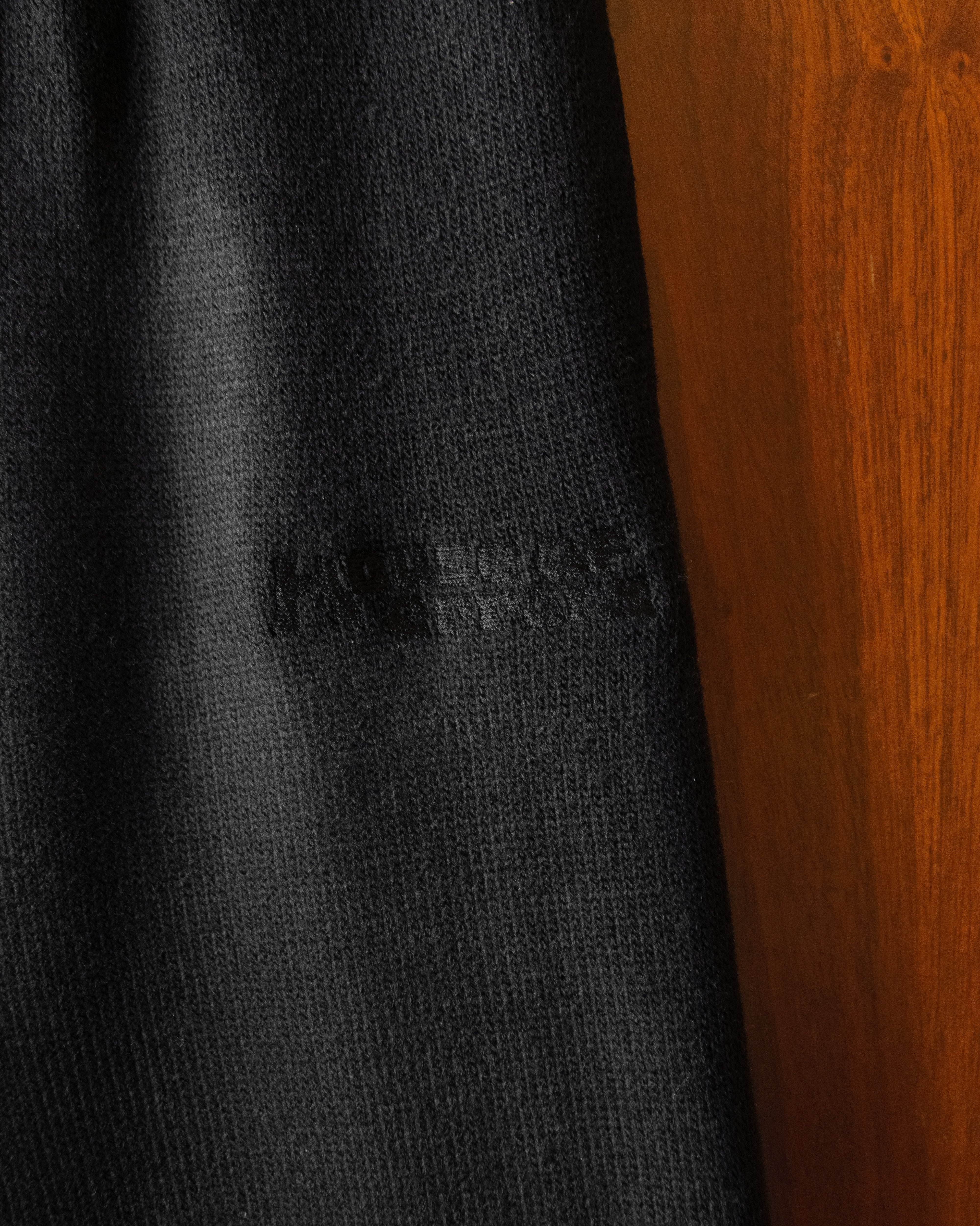RELAXED KNITTED JOGGERS IN BLACK - Image 3